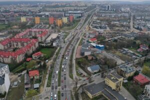 20.04.2022 Kielce. Ulica Solidarności i Radomska. Korek / Jarosław Kubalski / Radio Kielce