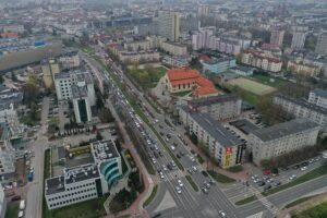 20.04.2022 Kielce. Ulica Warszawska. Korek / Jarosław Kubalski / Radio Kielce