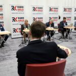 03.04.2022. Kielce. Studio Polityczne Radia Kielce. Na zdjęciu (od lewej): Jacek Toś - PiS, Anna Myślińska - PO KO, Czesław Siekierski - PSL KP, Michał Sokolnicki - Konfederacja Partia KORWiN, Filip Strząbała - Nowa Lewica / Kamil Król / Radio Kielce