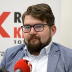 03.04.2022. Kielce. Studio Polityczne Radia Kielce. Na zdjęciu: Filip Strząbała - Nowa Lewica / Kamil Król / Radio Kielce
