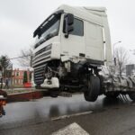 05.04.2022. Kielce. Usuwanie skutków wypadku na ulicy Łódzkiej / Sebastian Kalwat / Radio Kielce