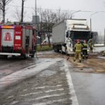 05.04.2022. Kielce. Usuwanie skutków wypadku na ulicy Łódzkiej / Sebastian Kalwat / Radio Kielce