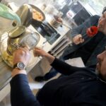 08.04.2022. Radio Kielce. Smacznego weekendu. Na zdjęciu (od lewej): Stanisław Blinstrub - Radio Kielce i Konrad Stokowiec - szef kuchni restauracji w Willa Hueta / Piotr Kwaśniewski / Radio Kielce