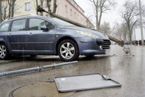 11.04.2022. Kielce. Kolizja na ul. Wiśniowej / Piotr Kwaśniewski / Radio Kielce