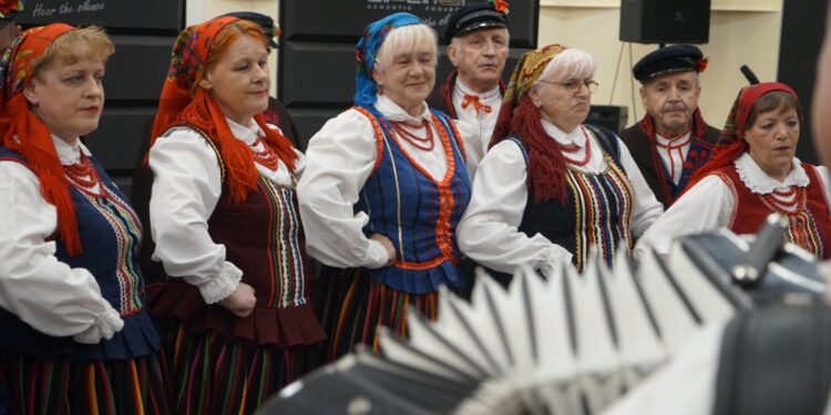 30.04.2022) Radio Kielce. Studio GRAM. Zespołu Pieśni i Tańca „Ciekoty” / Dionizy Krawczyński / Radio Kielce