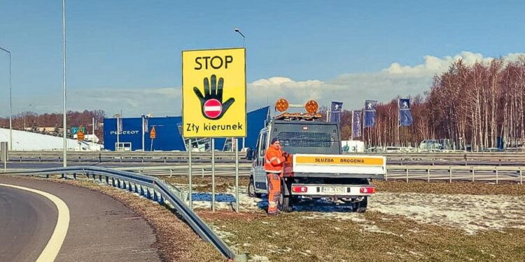 Tablice „STOP - Zły kierunek” / GDDKiA