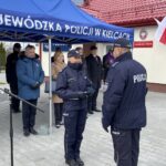 08.04.2022. Szydłów. Otwarcie posterunku policji. Na zdjęciu: insp. Agata Malasińska-Nagórny - zastępca Komendanta Wojewódzkiego Policji w Kielcach i asp. sztab. Tomasz Bilski - kierownik posterunku policji w Szydłowie  / Michał Kita / Radio Kielce