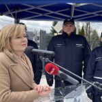 08.04.2022. Szydłów. Otwarcie posterunku policji. Na zdjęciu: Anna Krupka - wiceminister sportu i turystyki / Michał Kita / Radio Kielce