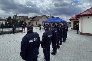 08.04.2022. Szydłów. Otwarcie posterunku policji / Michał Kita / Radio Kielce