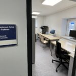 08.04.2022. Szydłów. Otwarcie posterunku policji / Michał Kita / Radio Kielce