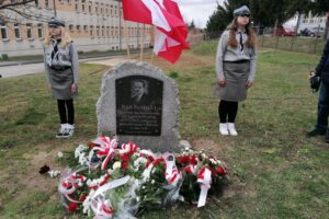 08.04.2022. Kazimierza Wielka. Oddanie hołdu ofiarom zbrodni katyńskiej / Marta Gajda-Kruk / Radio Kielce