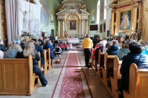 23.04.2022. Kazimierza Wielka. Liturgia Zmartwychwstania Pańskiego w obrządku greckokatolickim w kościele pw. Podwyższenia Krzyża Świętego / Marta Gajda-Kruk / Radio Kielce