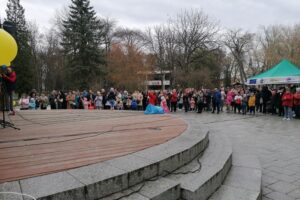 24.04.2022. Busko-Zdrój. Festyn „Ukraina dla Buska” / Marta Gajda-Kruk / Radio Kielce