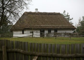 21.11.2020. Tokarnia. Skansen / Robert Felczak / Radio Kielce