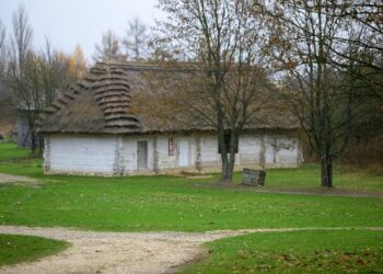 21.11.2020. Tokarnia. Skansen / Robert Felczak / Radio Kielce