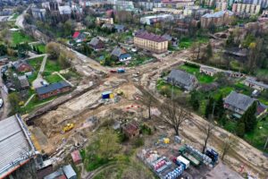 28.04.2022. Skarżysko-Kamienna. Budowa wiaduktu / Jarosław Kubalski / Radio Kielce