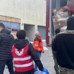 04.04.2022. Sandomierz. Przyjazd transportu z darami z Anglii jako pomoc  dla obywateli Ukrainy / Grażyna Szlęzak-Wójcik / Radio Kielce