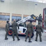 04.04.2022. Sandomierz. Przyjazd transportu z darami z Anglii jako pomoc  dla obywateli Ukrainy / Grażyna Szlęzak-Wójcik / Radio Kielce