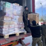 04.04.2022. Sandomierz. Przyjazd transportu z darami z Anglii jako pomoc  dla obywateli Ukrainy / Grażyna Szlęzak-Wójcik / Radio Kielce