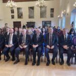 04.04.2022. Sandomierz. Otwarcie wystawy o Sejmie Wielkim. Na zdjęciu (od lewej): Jarosław  Sellin wiceminister kultury i dziedzictwa narodowego, Piotr Wawrzyk wiceminister spraw zagranicznych, Andrzej Bętkowski  marszałek województwa świętokrzyskiego, Marek Jońca członek zarządu województwa świętokrzyskiego, poseł PiS Marek Kwitek, Zbigniew Koniusz wojewoda świętokrzyski, Mikołaj Getka-Kenig dyrektor Muzeum Zamkowego w Sandomierzu / Grażyna Szlęzak-Wójcik / Radio Kielce