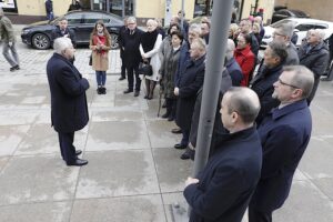 09.04.2022. Kielce. Upamiętnienie ofiar katastrofy smoleńskiej. Na zdjęciu przemawia poseł Krzysztof Lipiec - lider świętokrzyskich struktur PiS / Jarosław Kubalski / Radio Kielce