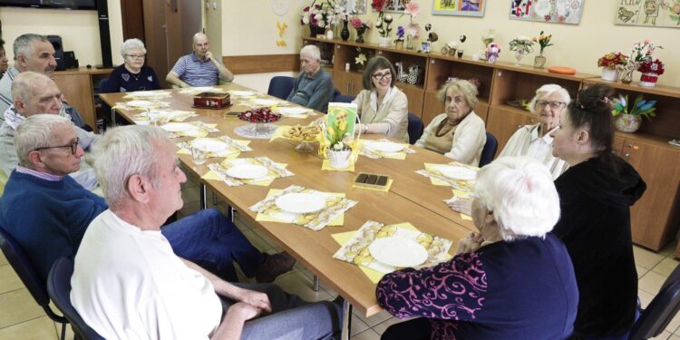 11.04.2022. Kielce. Spotkanie członków i sympatyków Świętokrzyskiego Stowarzyszenia Pomocy Osobom z Chorobą Parkinsona / Jarosław Kubalski / Radio Kielce