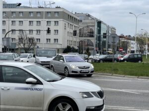 26.04.2022. Kielce. Korek w centrum miasta. Zasłabł kierowca ciężarówki / Jarosław Kubalski / Radio Kielce