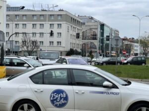 26.04.2022. Kielce. Korek w centrum miasta. Zasłabł kierowca ciężarówki / Jarosław Kubalski / Radio Kielce