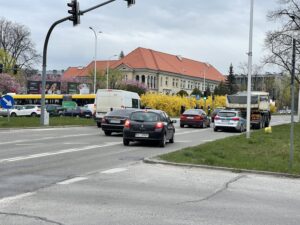 26.04.2022. Kielce. Korek w centrum miasta. Zasłabł kierowca ciężarówki / Jarosław Kubalski / Radio Kielce