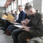 02.04.2022. Kielce. Żołnierze z 10. Świętokrzyskiej Brygady Obrony Terytorialnej oddają krew / Wiktor Taszłow / Radio Kielce