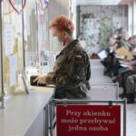 02.04.2022. Kielce. Żołnierze z 10. Świętokrzyskiej Brygady Obrony Terytorialnej oddają krew / Wiktor Taszłow / Radio Kielce