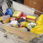 02.04.2022. Kielce. Wielkanocna zbiórka żywności / Wiktor Taszłow / Radio Kielce