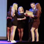 04.04.2022. Kielce. Gala na Podsumowanie Roku Sportowego 2021. Wyróżnienia wręcza Anna Kibort - wiceprzewodnicząca rady miasta, Marcin Chłodnicki - wiceprezydent Kielc / Wiktor Taszłow / Radio Kielce