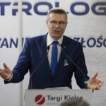 06.04.2022. Kielce. Targi Kielce. Podpisanie umowy dotyczącej powstania Klastra Metrologicznego. Na zdjęciu: Bogdan Wenta - prezydent Kielc / Wiktor Taszłow / Radio Kielce