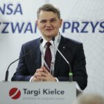 06.04.2022. Kielce. Targi Kielce. Podpisanie umowy dotyczącej powstania Klastra Metrologicznego. Na zdjęciu: prof. Jacek Semaniak - prezes Głównego Urzędu Miar / Wiktor Taszłow / Radio Kielce