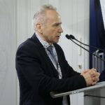 06.04.2022. Kielce. Targi Kielce. Podpisanie umowy dotyczącej powstania Klastra Metrologicznego. Na zdjęciu: prof. Zbigniew Koruba - rektor Politechniki Świętokrzyskiej / Wiktor Taszłow / Radio Kielce