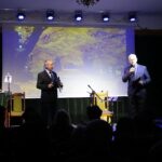 07.04.2022. Kielce. Wieczór wspomnień Stanisława Nyczaja. Na zdjęciu (od lewej): Jarosław Bukowski i Wit Chamera / Wiktor Taszłow / Radio Kielce