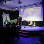 07.04.2022. Kielce. Wieczór wspomnień Stanisława Nyczaja. Na zdjęciu: Bogusław Wiłkomirski - sekretarz Kieleckiego Oddziału Związku Literatów Polskich / Wiktor Taszłow / Radio Kielce