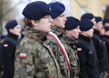 Miasto uruchomi klasy mundurowe w dwóch szkołach