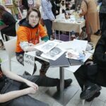 08.04.2022. Kielce. Galeria Korona. Kiermasz kieleckiego "Plastyka" z którego dochód pomoże mieszkańcom Ukrainy / Wiktor Taszłow / Radio Kielce