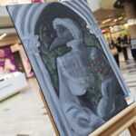 08.04.2022. Kielce. Galeria Korona. Kiermasz kieleckiego "Plastyka" z którego dochód pomoże mieszkańcom Ukrainy / Wiktor Taszłow / Radio Kielce