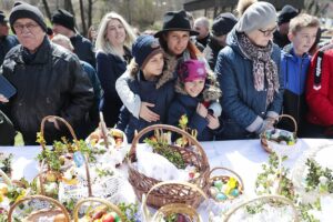 16.04.2022. Ciekoty. Poświęcenie pokarmów na Żeromszczyźnie / Wiktor Taszłow / Radio Kielce