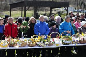 16.04.2022. Ciekoty. Poświęcenie pokarmów na Żeromszczyźnie / Wiktor Taszłow / Radio Kielce