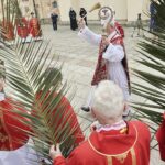 10.04.22022 Kielce. Niedziela Palmowa. Palmy poświęcił biskup Jan Piotrowski / Jarosław Kubalski / Radio Kielce