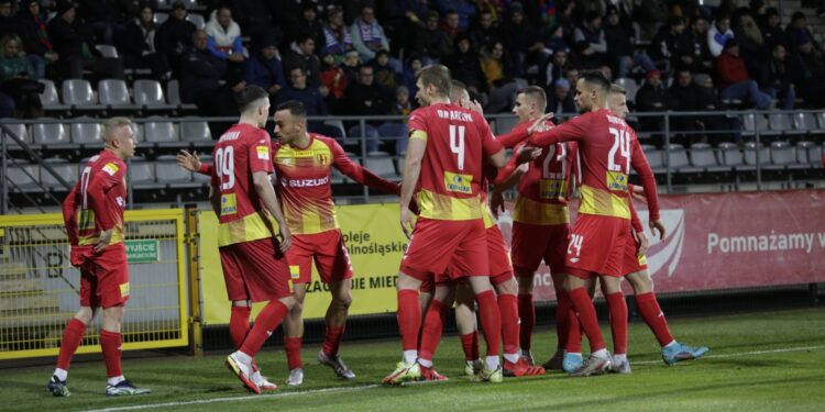 18.03.2022. Legnica. Mecz Miedź Legnica - Korona Kielce / Krzysztof Bujnowicz / Radio Kielce