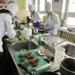 05.04.2022 Kielce. Zespół Szkół Przemysłu Spożywczego. Konkurs kulinarny dla uczniów / Jarosław Kubalski / Radio Kielce