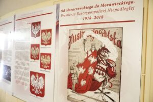 06.04.2022 Kielce. ŚUW. Wystawa "Od Moraczewskiego do Morawieckiego. Premierzy Rzeczypospolitej Niepodległej 1918 – 2018” / Jarosław Kubalski / Radio Kielce