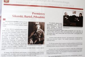 06.04.2022 Kielce. ŚUW. Wystawa "Od Moraczewskiego do Morawieckiego. Premierzy Rzeczypospolitej Niepodległej 1918 – 2018” / Jarosław Kubalski / Radio Kielce