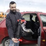 07.04.2022 Kielce. Policja i WORD promują nowe pasy dla dzieci - tzw. Smart KID Belt / Jarosław Kubalski / Radio Kielce