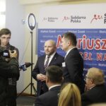 09.04.2022 Kielce. Okręgowy zjazd Solidarnej Polski. Na zdjęciu od lewej: poseł Mariusz Gosek i senator Jacek Włosowicz / Jarosław Kubalski / Radio Kielce